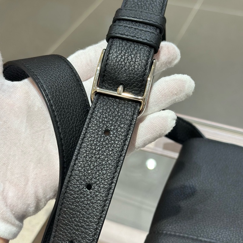 Hermes爱马仕 SteveLightjunior黑色银扣Togo皮信差包-8