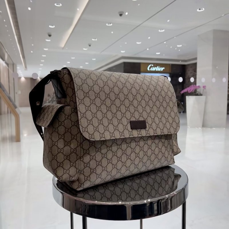 🎉新品好折扣✨Gucci 211131 GG Supreme 大款 中性風帆布款旅遊親子/媽媽包 米色及烏木色-2