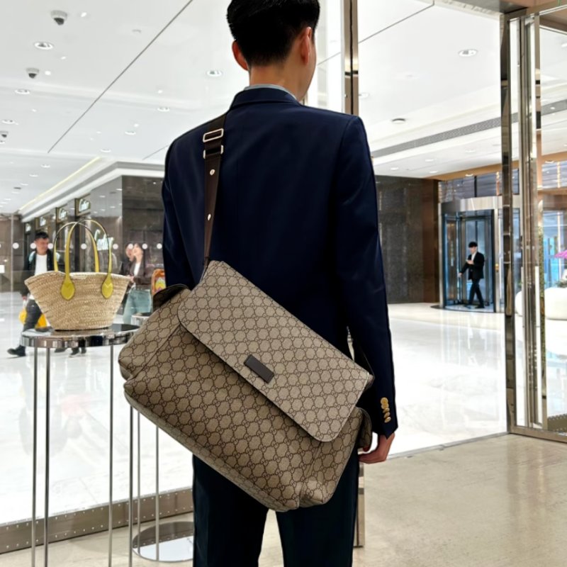 🎉新品好折扣✨Gucci 211131 GG Supreme 大款 中性風帆布款旅遊親子/媽媽包 米色及烏木色-6