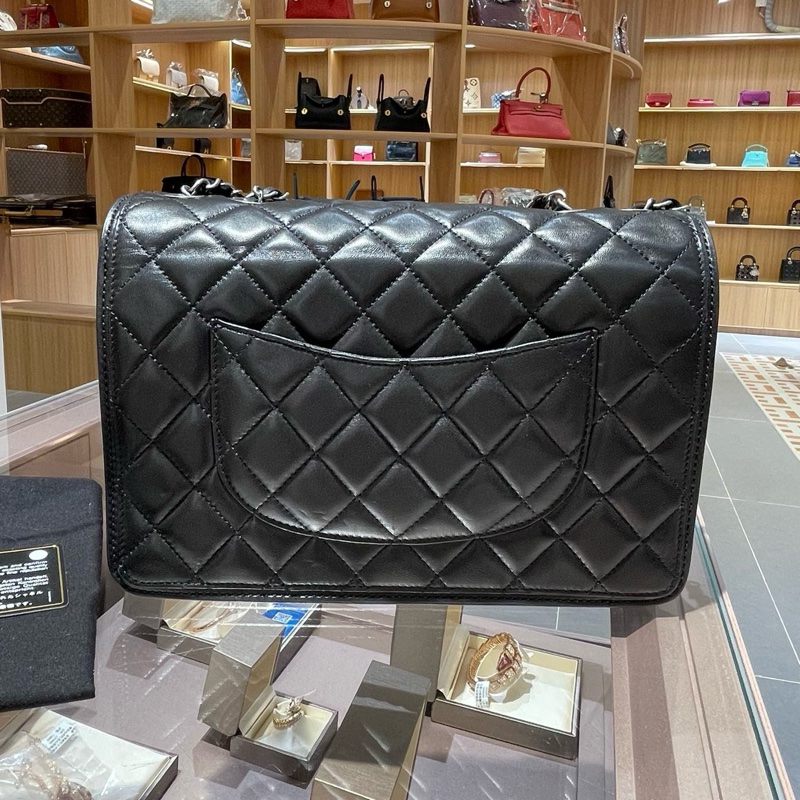 香奈儿Chanel 黑银CF 系列邮差包-1