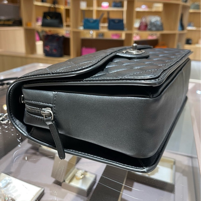 香奈儿Chanel 黑银CF 系列邮差包-2