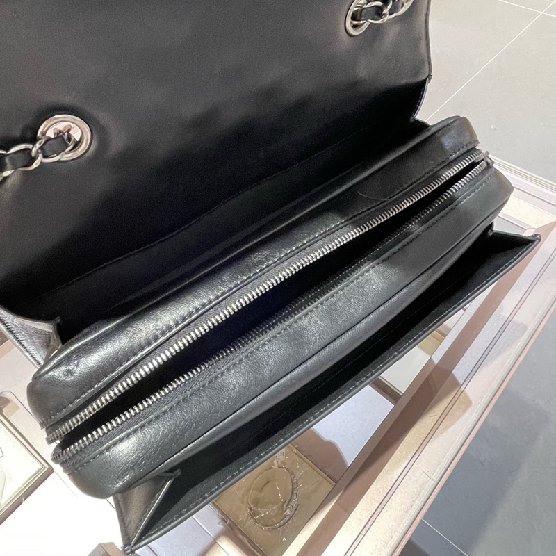 香奈儿Chanel 黑银CF 系列邮差包-5