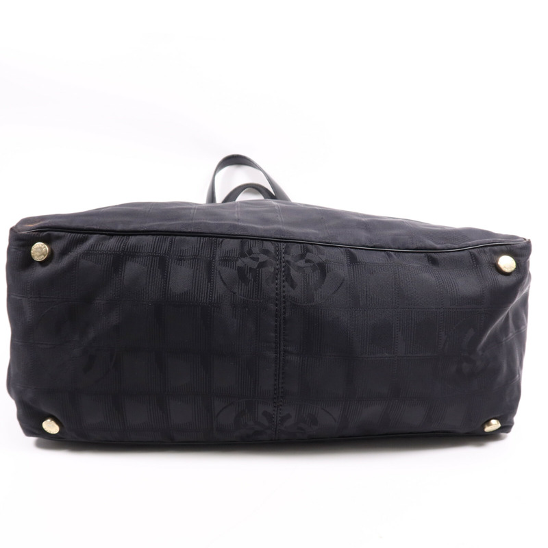 CHANEL 尼龍New Travel Line Tote金扣手挽袋-5