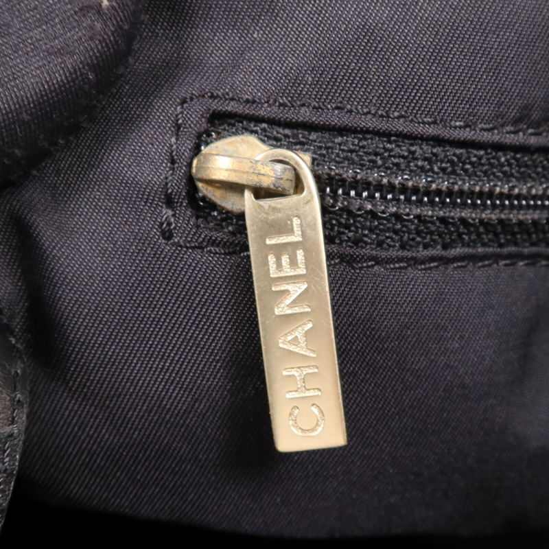 CHANEL 尼龍New Travel Line Tote金扣手挽袋-15