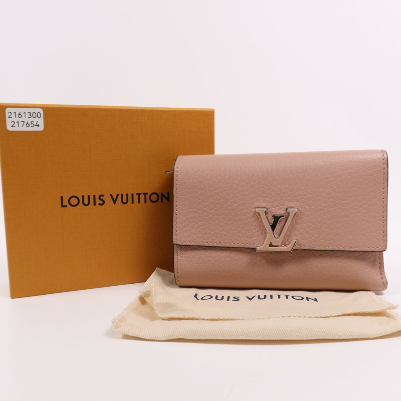 LOUIS VUITTON Taurillon皮革Capucines Compact銀扣錢包-14