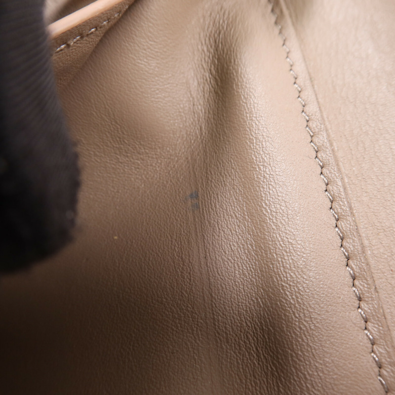 LOUIS VUITTON Taurillon皮革Capucines Compact銀扣錢包-15