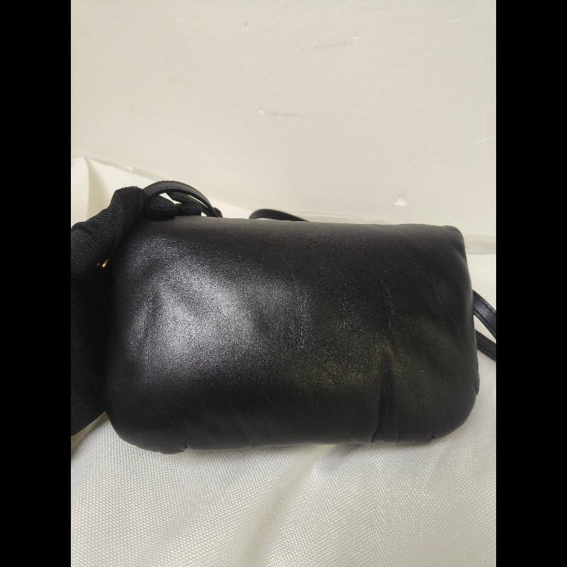 【8成新】㊣✨ LOEWE ✨羅威 黑色 小羊皮 黑金 療癒 枕頭包 雲朵包 手拿包 肩背包 斜背包 /二手包/二手精品🌳二手樹屋🌳-3