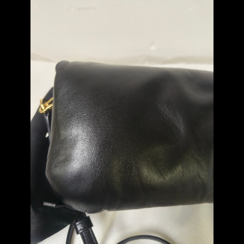 【8成新】㊣✨ LOEWE ✨羅威 黑色 小羊皮 黑金 療癒 枕頭包 雲朵包 手拿包 肩背包 斜背包 /二手包/二手精品🌳二手樹屋🌳-15