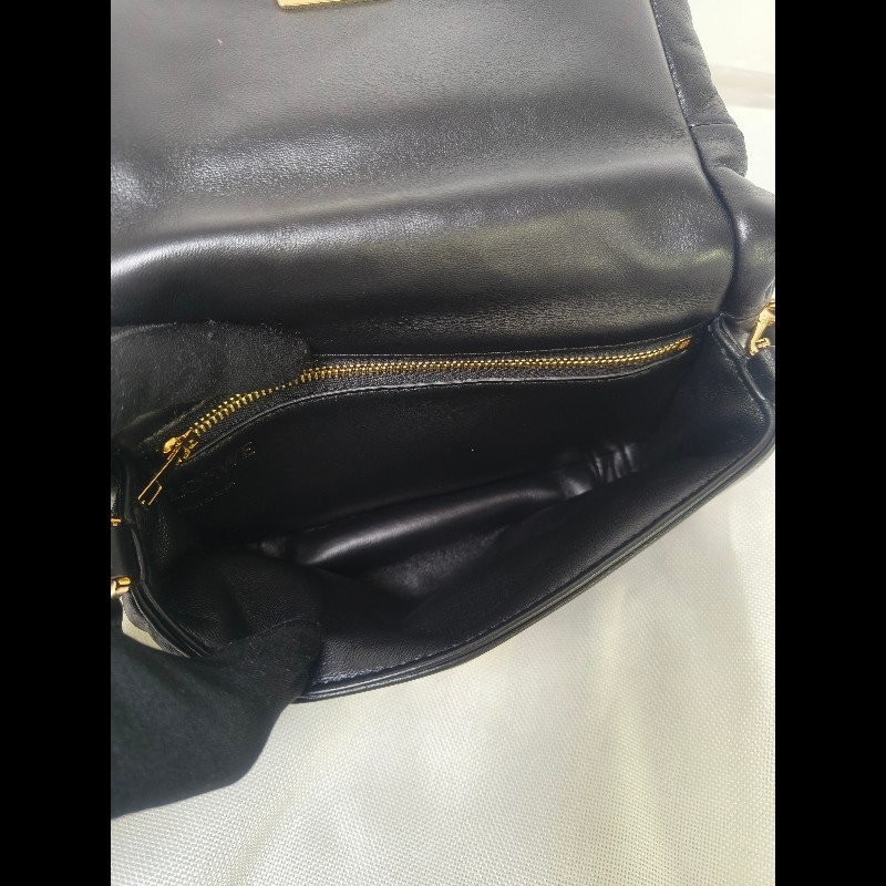 【8成新】㊣✨ LOEWE ✨羅威 黑色 小羊皮 黑金 療癒 枕頭包 雲朵包 手拿包 肩背包 斜背包 /二手包/二手精品🌳二手樹屋🌳-28