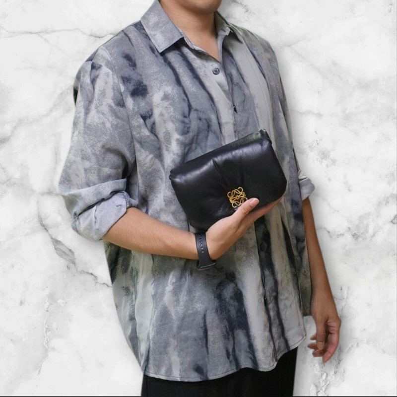 【8成新】㊣✨ LOEWE ✨羅威 黑色 小羊皮 黑金 療癒 枕頭包 雲朵包 手拿包 肩背包 斜背包 /二手包/二手精品🌳二手樹屋🌳-36