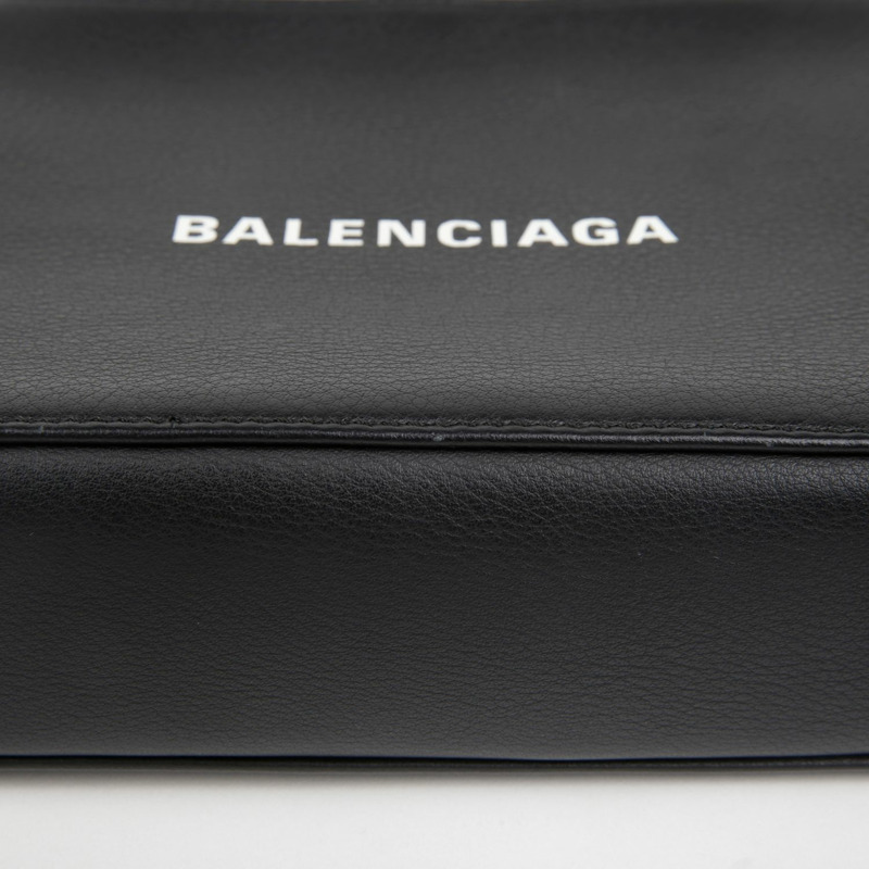 BALENCIAGA 日常小相機肩斜背包 552370-4