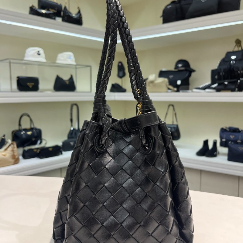 🎉新品好折扣✨Bottega Veneta 796569 Parachute 小款降落傘羊皮編織包 黑色-5