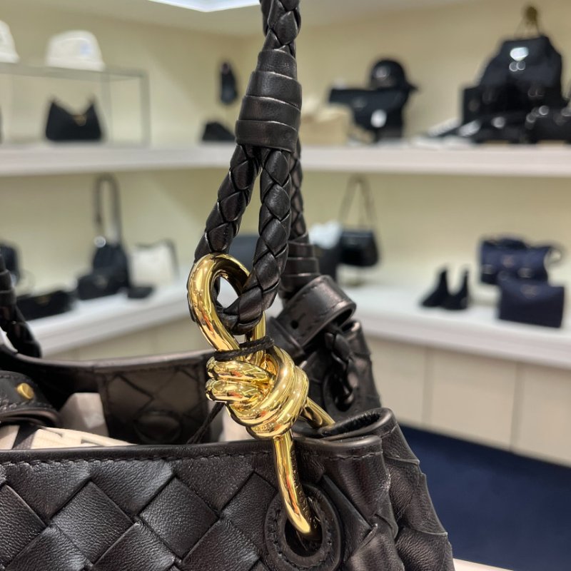 🎉新品好折扣✨Bottega Veneta 796569 Parachute 小款降落傘羊皮編織包 黑色-7