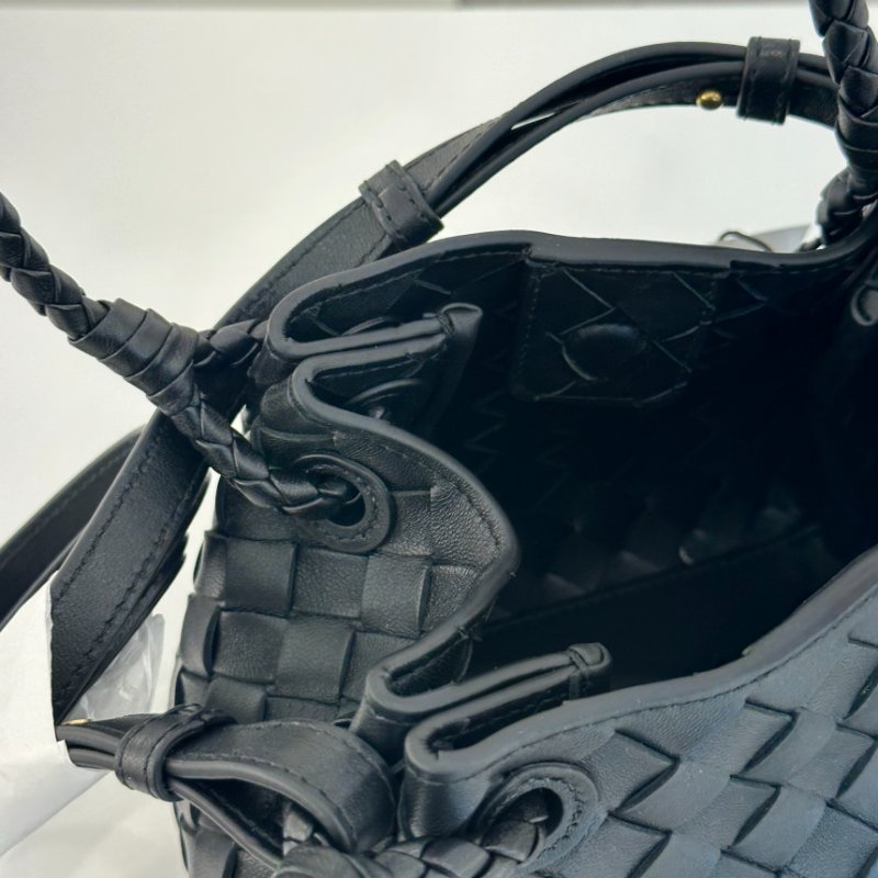 🎉新品好折扣✨Bottega Veneta 796569 Parachute 小款降落傘羊皮編織包 黑色-12