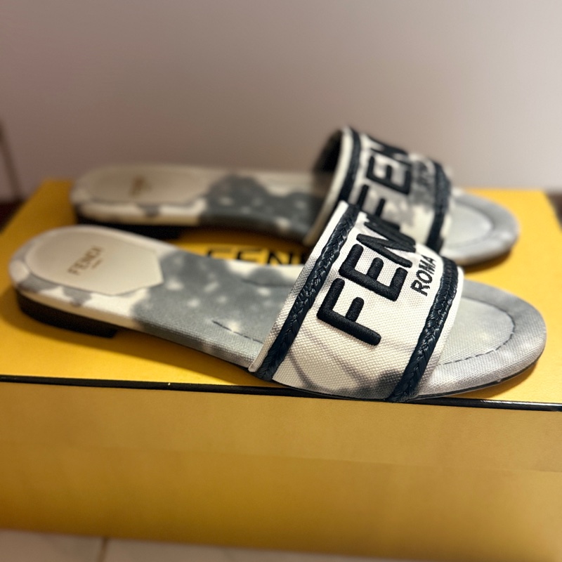 Fendi拖鞋-1