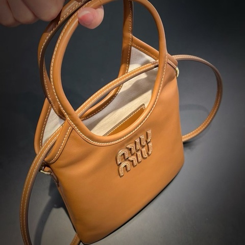 Miu Miu Ivy 迷你 手提袋 干邑色