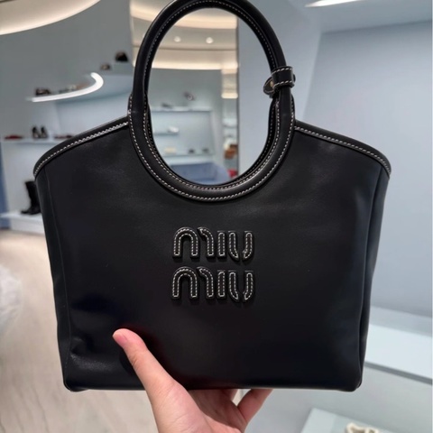 Miu Miu Ivy 皮革手提袋 小號