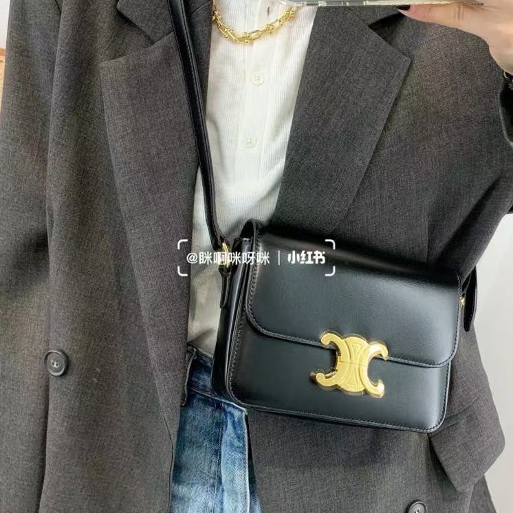 CELINE TEEN TRIOMPHE亮澤牛皮革手袋-1