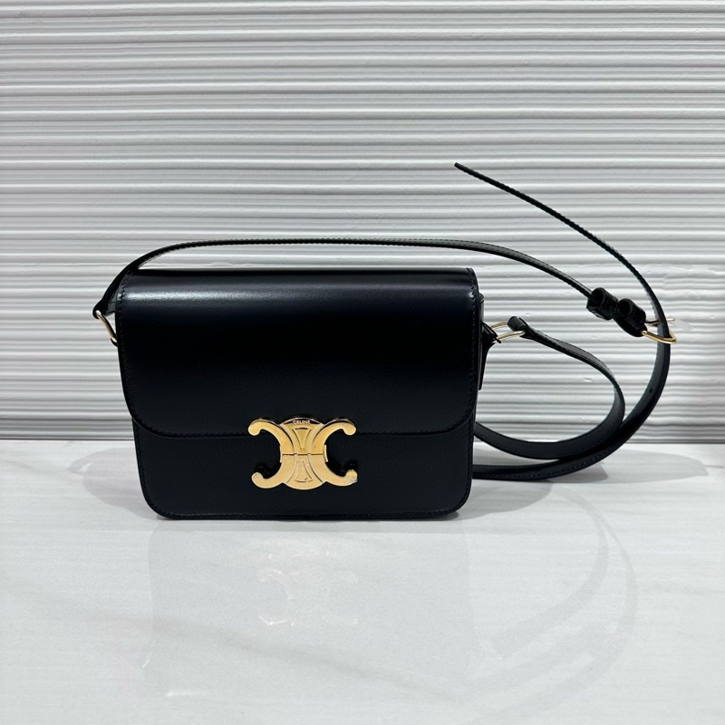 CELINE TEEN TRIOMPHE亮澤牛皮革手袋-0