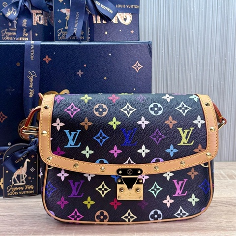 LV M92639 超新限量絕版停產村上隆聯名黑彩肩背斜背郵差包