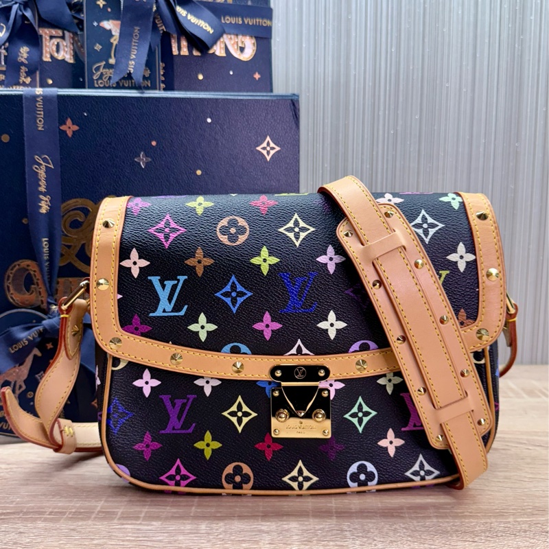 LV M92639 超新限量絕版停產村上隆聯名黑彩肩背斜背郵差包-8