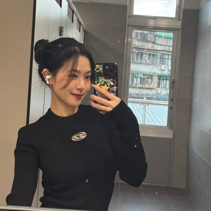 Diesel 女款 針織上衣 #S M ,2個色-2