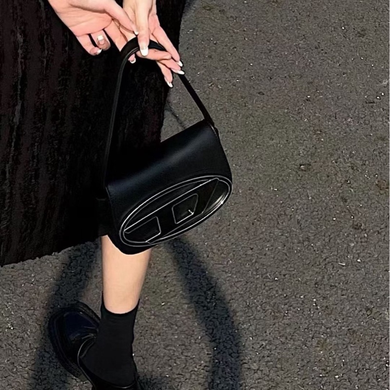 Diesel 叮噹包 黑色-3