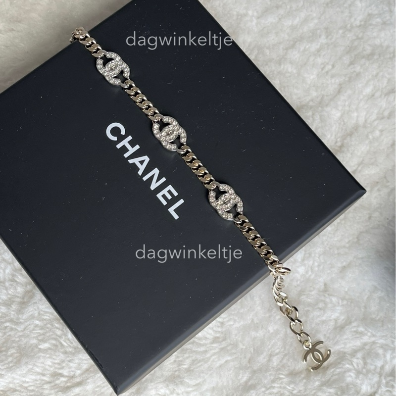 { 歐洲現貨 } 香奈兒三花水鑽logo手鍊/淡金-2