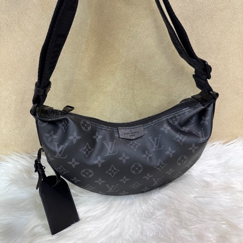 LV Hamac PM 黑老花彎月斜背包 晶片款