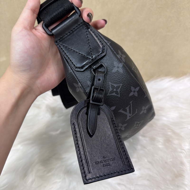 LV Hamac PM 黑老花彎月斜背包 晶片款-3