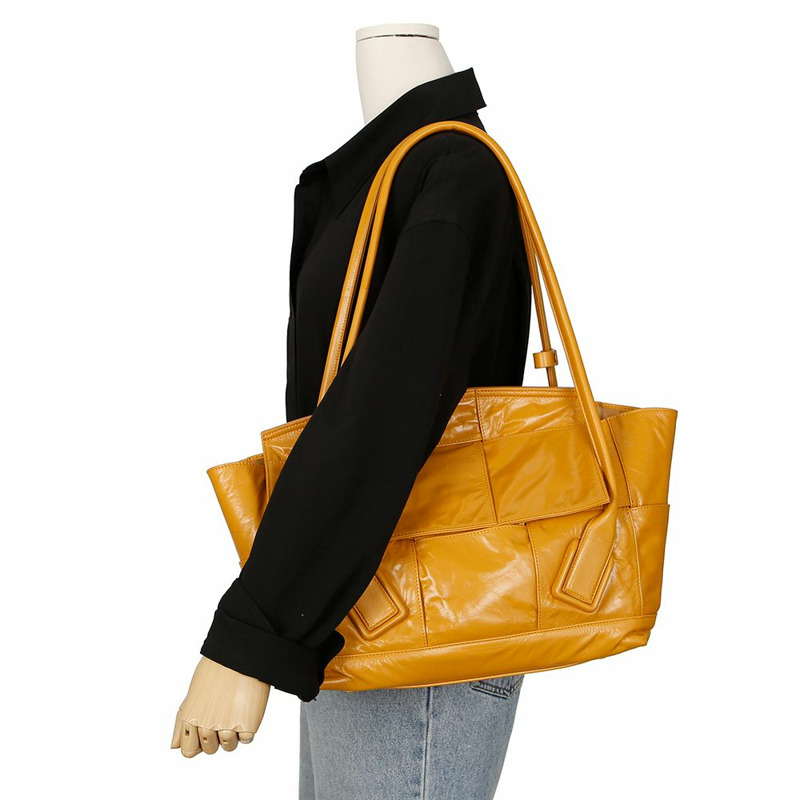 BOTTEGA VENETA Arco 中型單肩包 618464-11