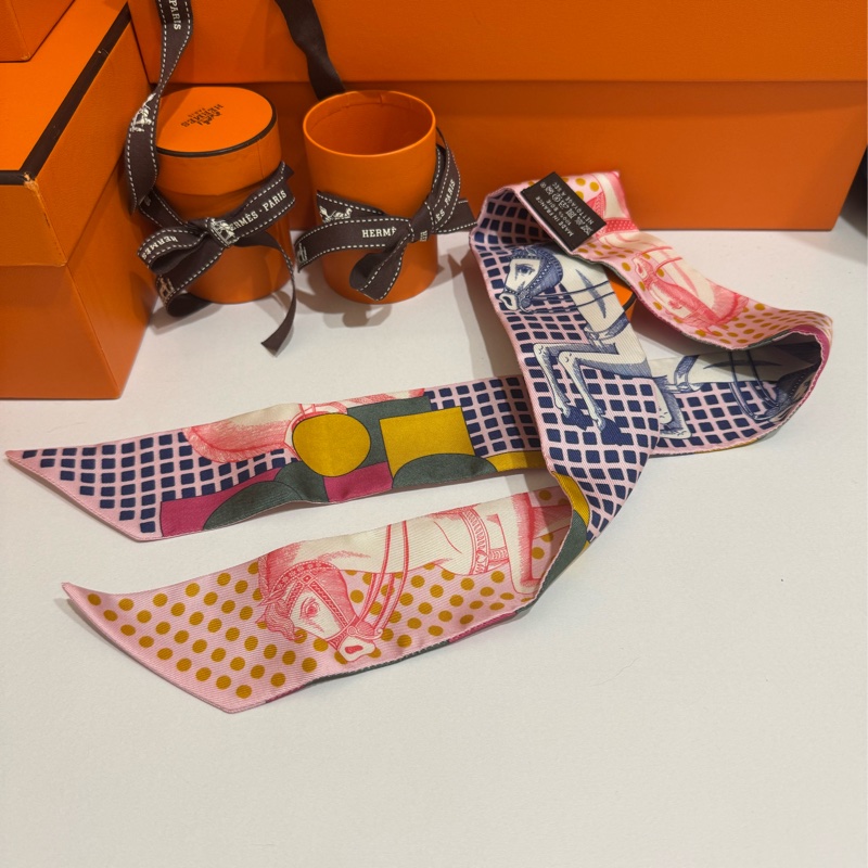 Hermes 優雅騎士Twilly 🌀💕 搭配白色不要太美 全新-2