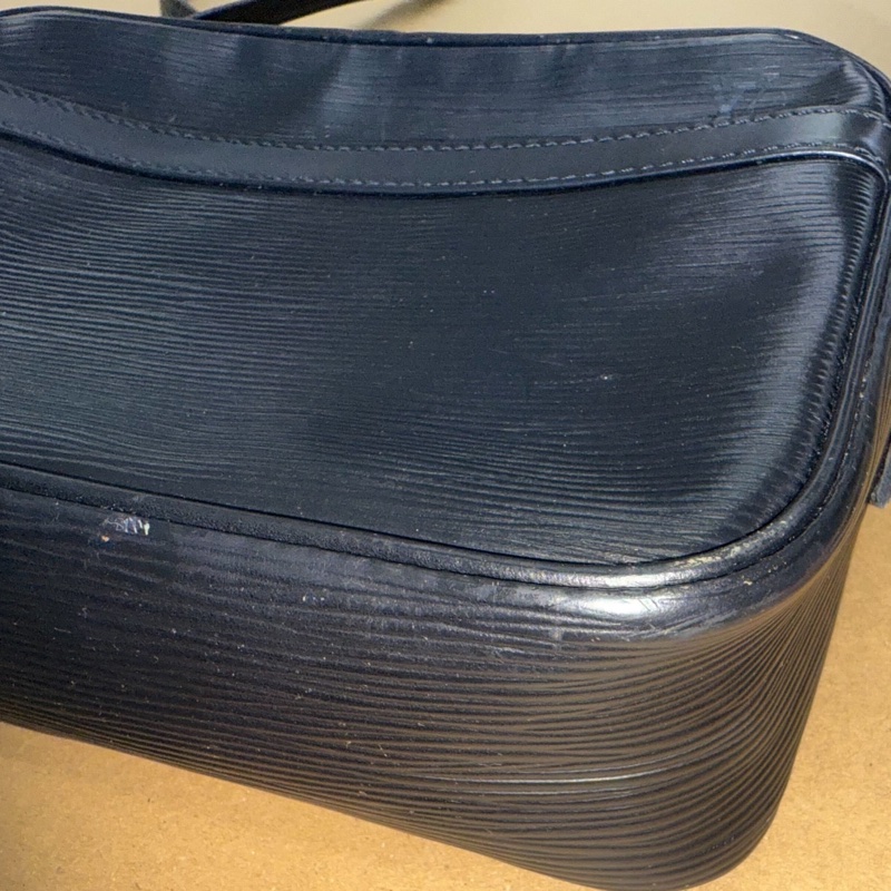 🌷Louis Vuitton EPI水波紋斜背包側背包|經典花紋✦fufu style 精品✦ 氣質款|-16