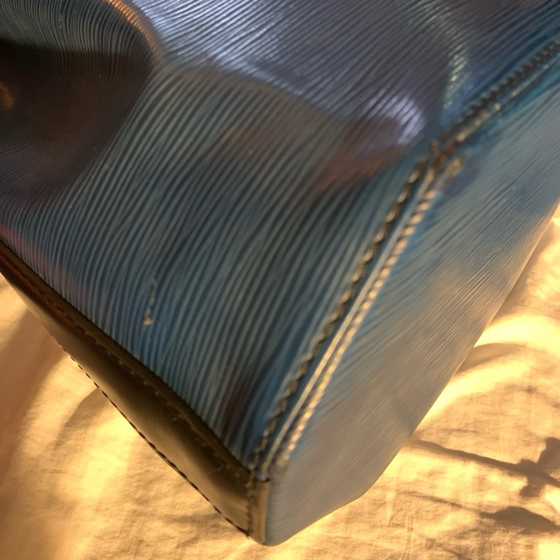 LOUIS VUITTON 水波紋epi八角形皮革肩背包 側背包 藍色水波紋配黑色皮革1992年老包-9