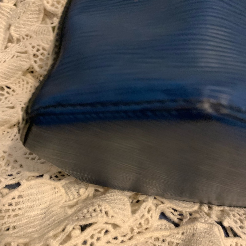 LOUIS VUITTON 水波紋epi八角形皮革肩背包 側背包 藍色水波紋配黑色皮革1992年老包-12