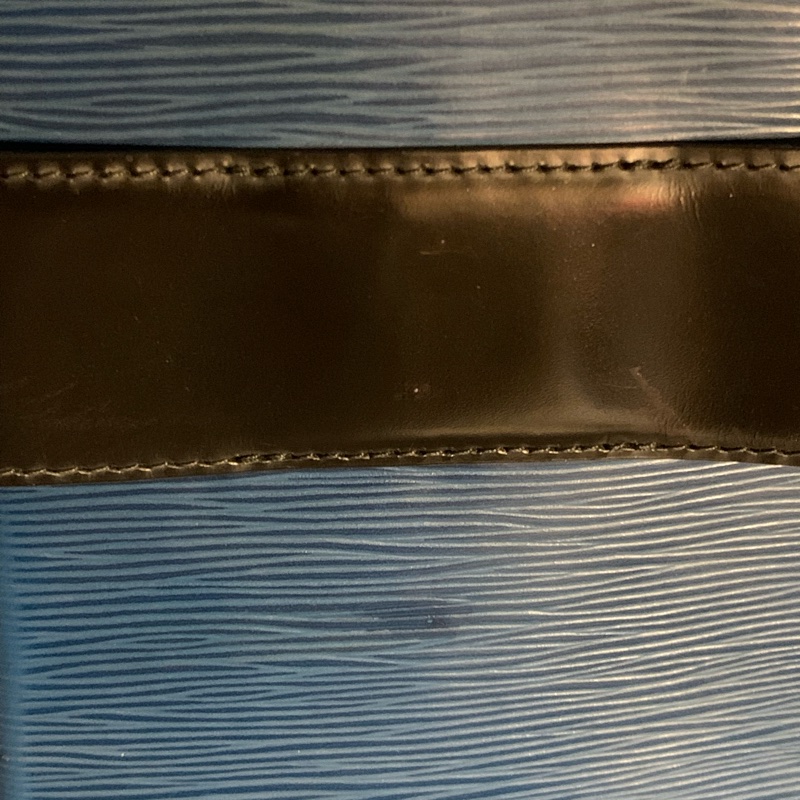 LOUIS VUITTON 水波紋epi八角形皮革肩背包 側背包 藍色水波紋配黑色皮革1992年老包-44