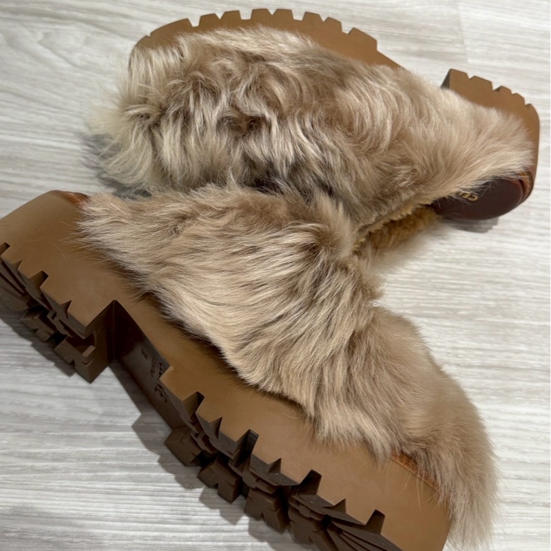 CELINE 棕色長毛凱旋門厚底拖鞋 38號-3