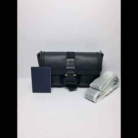 Dior 黑色Hit The Road Messenger Bag(未使用品)