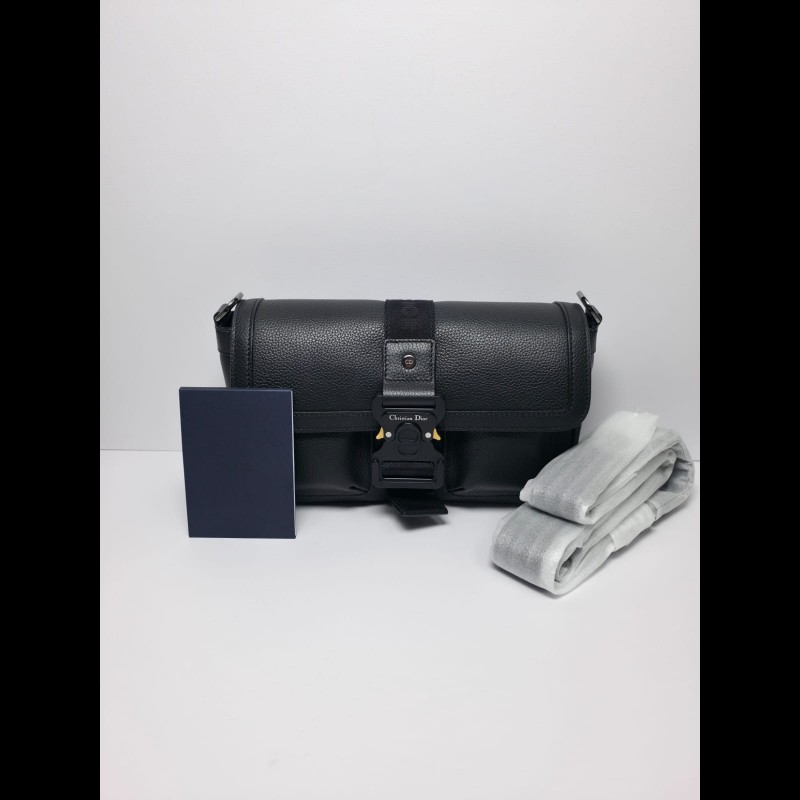 Dior 黑色Hit The Road Messenger Bag(未使用品)-0
