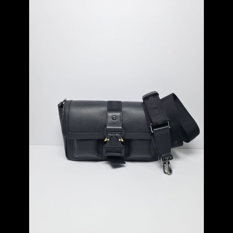 Dior 黑色Hit The Road Messenger Bag(未使用品)-1