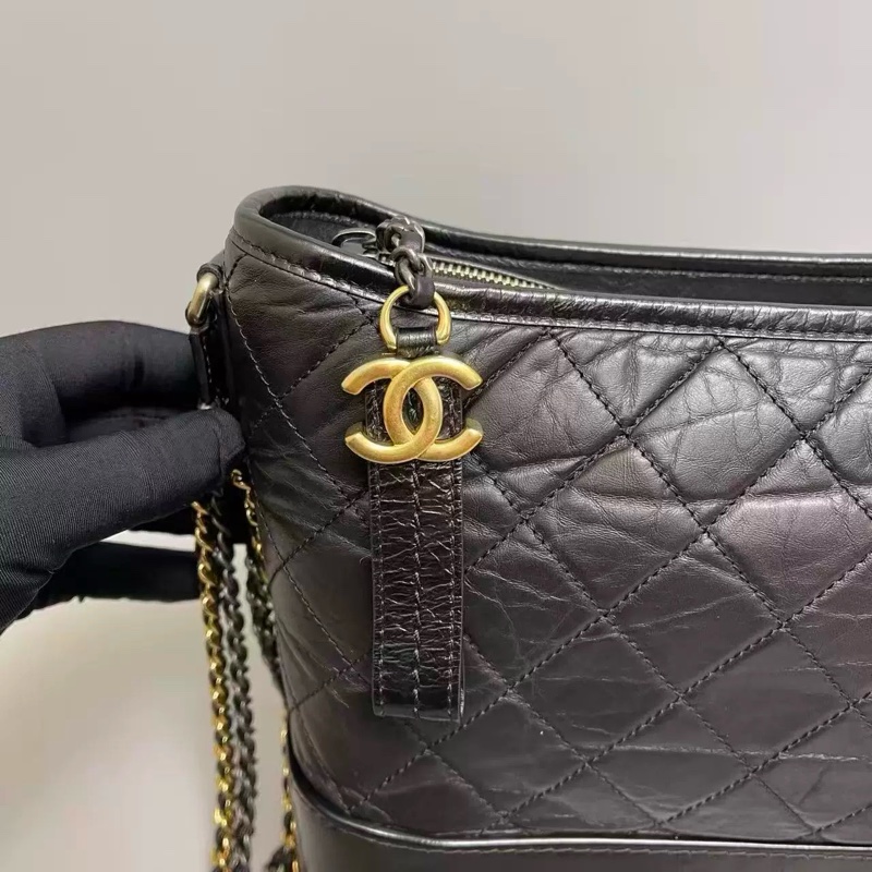 超划算!香奈兒Chanel Gabrielle 黑金牛皮流浪包 保卡款 中號-2