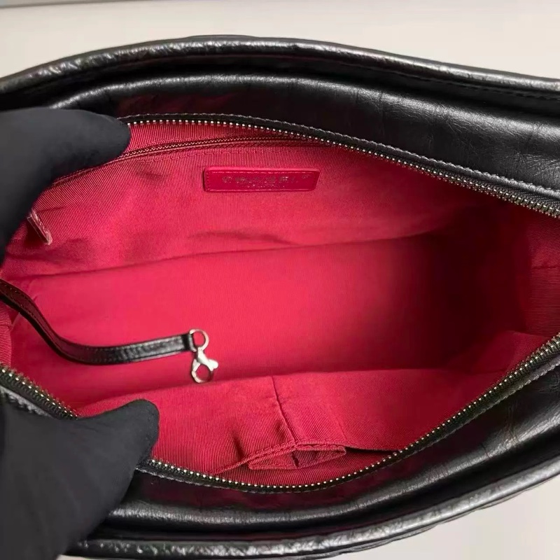 超划算!香奈兒Chanel Gabrielle 黑金牛皮流浪包 保卡款 中號-4