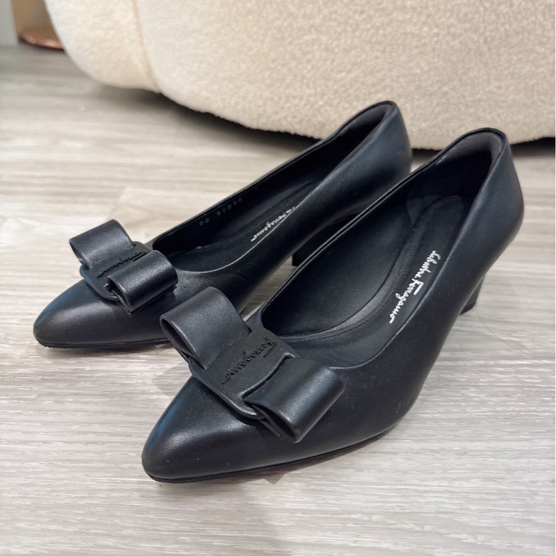 SF 經典黑色蝴蝶結尖頭跟鞋 37號-1