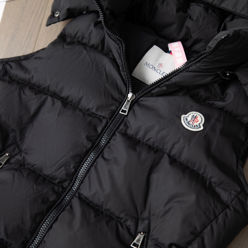 ❤️ MONCLER 實用羽絨背心-1