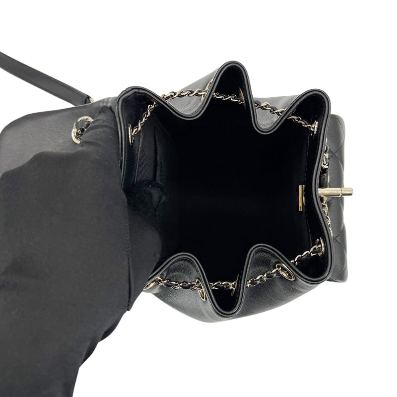 Chanel Duma 粒紋小牛皮淡金釦後背包(AS4399-黑)-4