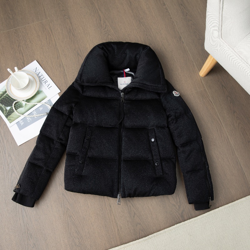 ❤️ MONCLER 獨特帶細閃面料 黑色羽絨外套-0