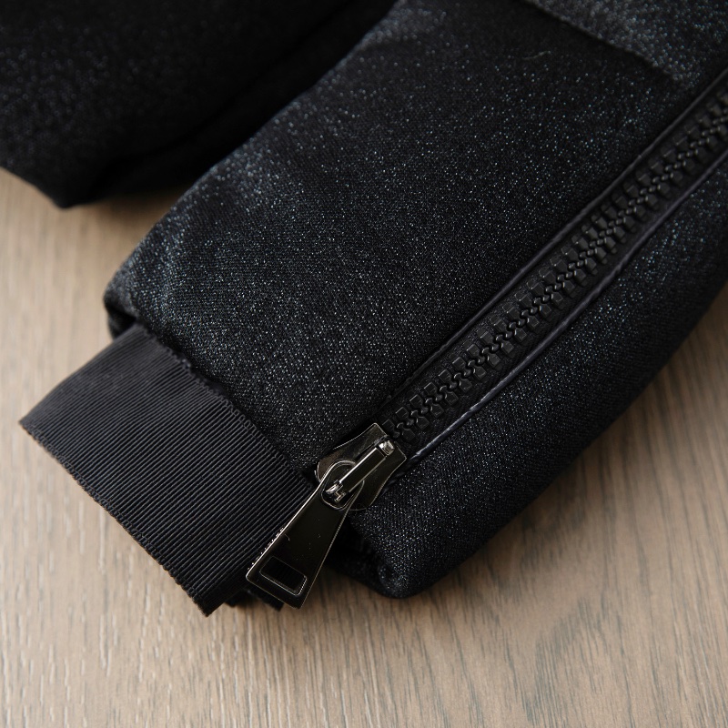 ❤️ MONCLER 獨特帶細閃面料 黑色羽絨外套-5