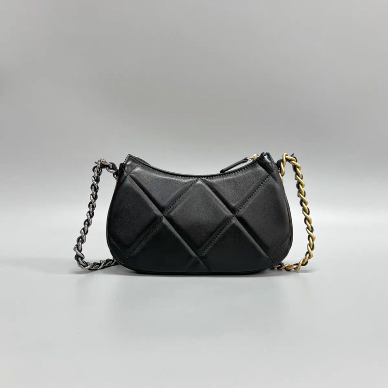 新款芯片款!全套!Chanel 香奈兒 24P 迷你Hobo 黑金羊皮-2