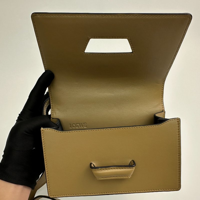 LOEWE 巴塞隆納系列斜背包-6