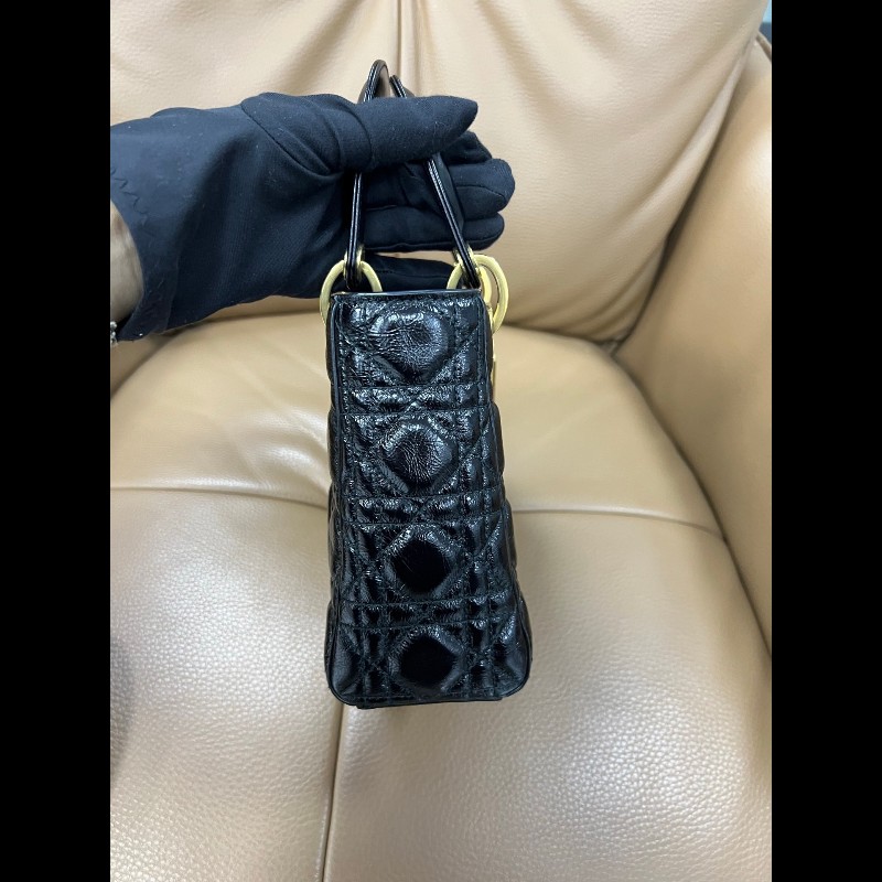 Dior lady dior 限定款四格徽章油蠟牛皮戴妃包-8